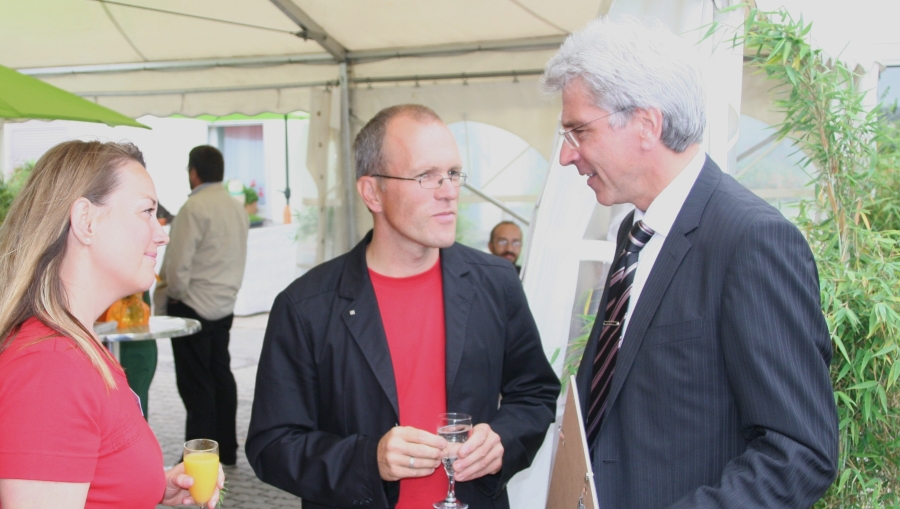 Bild: Manfred Ullrich, Regina Lumm u. OB Bertram Hilgen